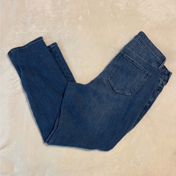 Old Navy High-Waisted Wow Straight Ankle Jeans - Picture 6 of 7